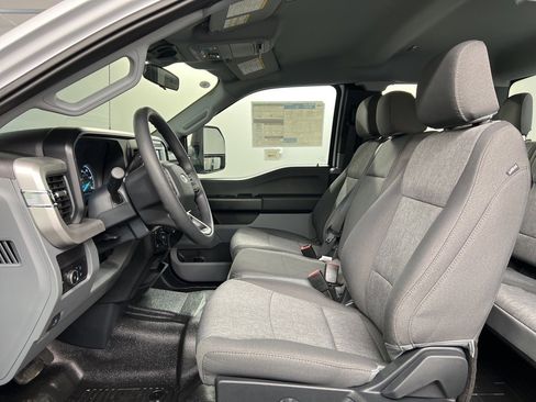 New 2026 Ford F250 XL w/ XL Chrome Package image 9