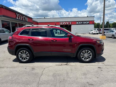 Used 2019 Jeep Cherokee Latitude Plus w/ Cold Weather Group AWD/4WD image 4