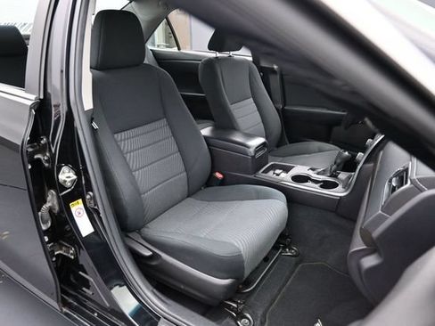 Used 2017 Toyota Camry LE FWD image 29