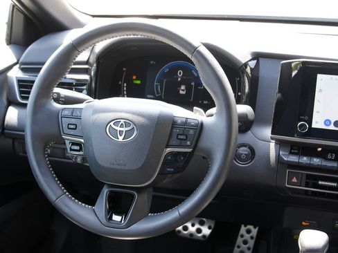 Used 2026 Toyota Camry SE w/ Convenience Package FWD image 13