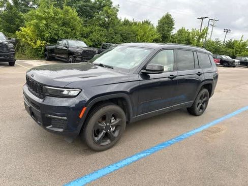 Used 2023 Jeep Grand Cherokee L Limited w/ Luxury Tech Group II AWD/4WD image 15