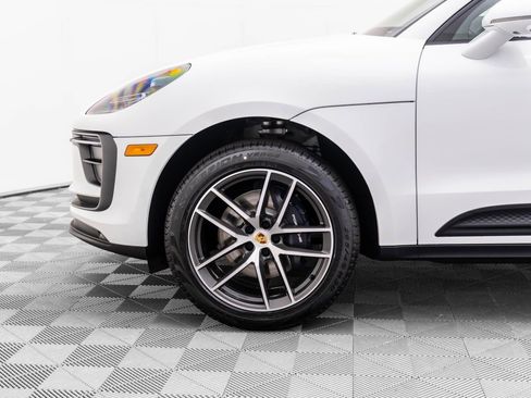 Certified 2025 Porsche Macan image 33