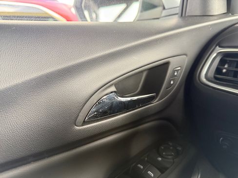 Used 2024 Chevrolet Equinox LT image 22