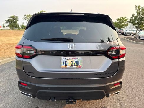 Used 2025 Honda Pilot Black Edition image 10