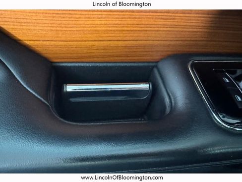 Used 2019 Lincoln Navigator Select AWD/4WD image 46