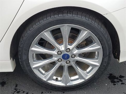 Used 2017 Ford Fusion Platinum image 5