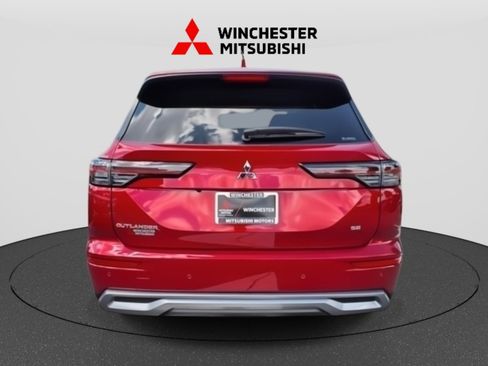 New 2025 Mitsubishi Outlander SE image 5