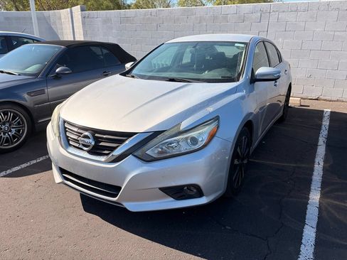 Used 2018 Nissan Altima 2.5 SL FWD image 2