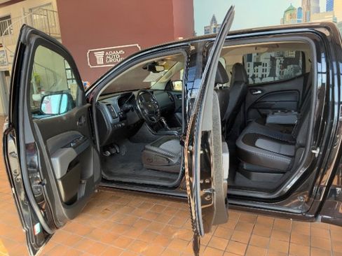 Used 2022 Chevrolet Colorado Z71 w/ Safety Package image 24