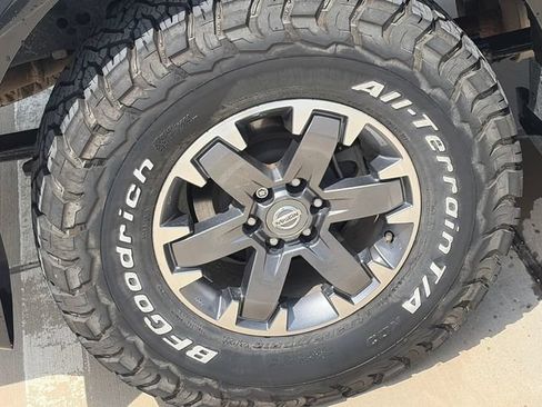 Used 2020 Nissan Frontier PRO-4X AWD/4WD image 11