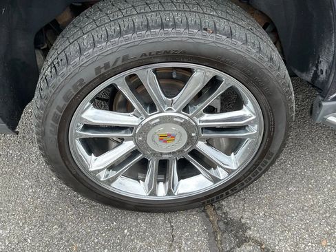 Used 2019 Cadillac Escalade Premium Luxury image 11