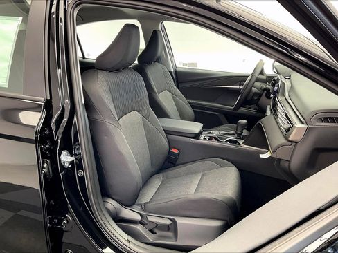 New 2026 Toyota Camry LE image 9