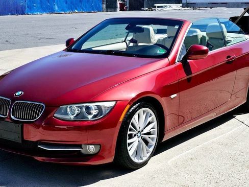 Used 2011 BMW 335i Convertible image 10