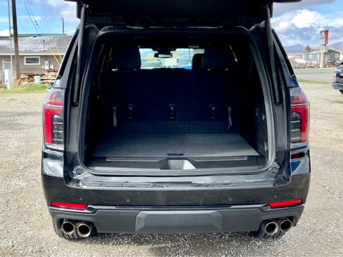 Used 2025 Chevrolet Suburban Z71 AWD/4WD image 20