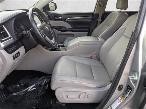 Used 2018 Toyota Highlander Limited Platinum image 15