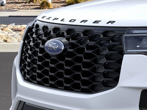 New 2025 Ford Explorer ST-Line w/ Premium Package image 17