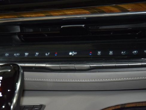 Used 2023 Cadillac Escalade ESV Premium Luxury Platinum w/ Heavy-Duty Trailer Package image 34