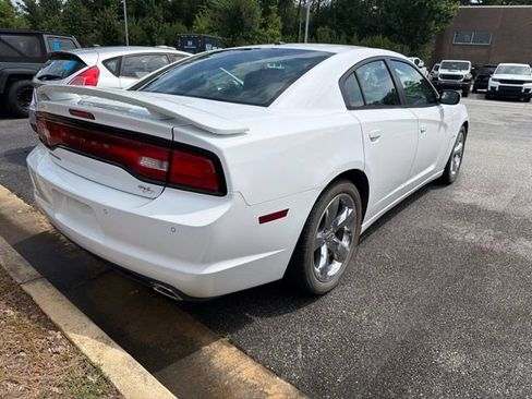 Used 2013 Dodge Charger R/T RWD image 2