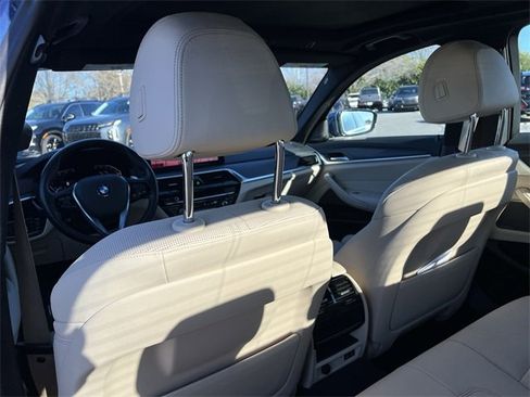 Used 2022 BMW 540i w/ Premium Package image 31