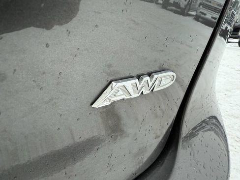 Used 2023 Chrysler Pacifica Touring-L AWD/4WD image 28