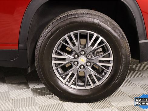 Used 2025 Chevrolet Traverse LT w/ Driver Confidence Package image 20