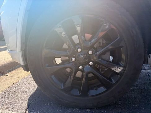Used 2019 Jeep Grand Cherokee Altitude AWD/4WD image 5