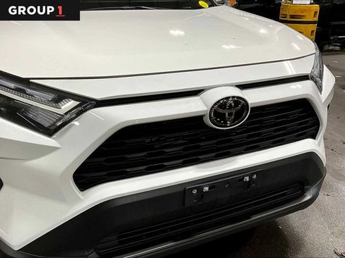 Used 2025 Toyota RAV4 XLE w/ Convenience Package image 30