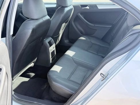 Used 2013 Volkswagen Jetta SE FWD image 13