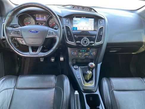 Used 2017 Ford Focus ST FWD image 4