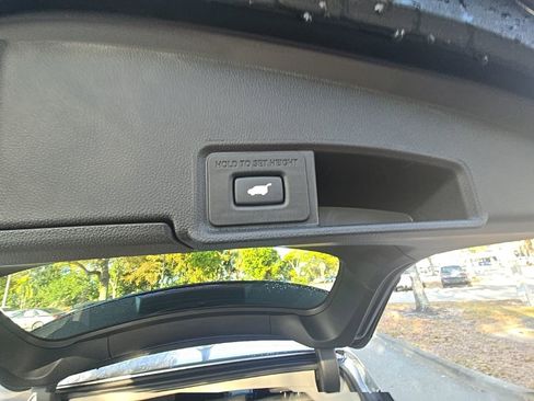 Used 2025 Acura RDX SH-AWD w/ Technology Package image 27