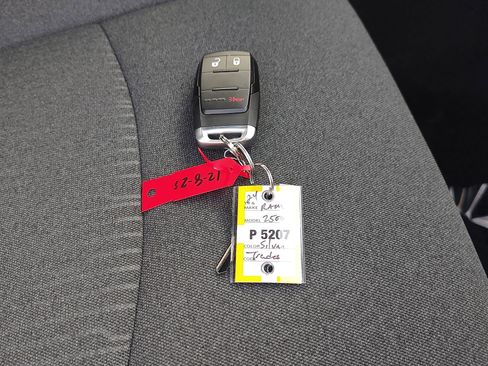 Used 2024 RAM 2500 Tradesman w/ Chrome Appearance Group image 18