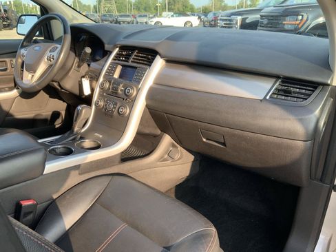 Used 2013 Ford Edge SEL FWD image 46