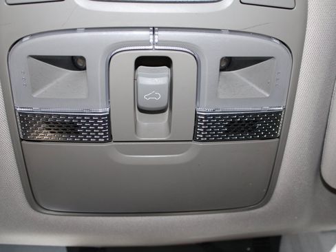 Used 2022 Kia Telluride S image 40