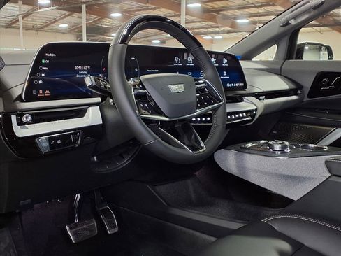 New 2026 Cadillac Optiq Sport 1 image 14