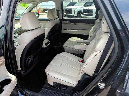 Used 2021 Hyundai Palisade Limited FWD image 9