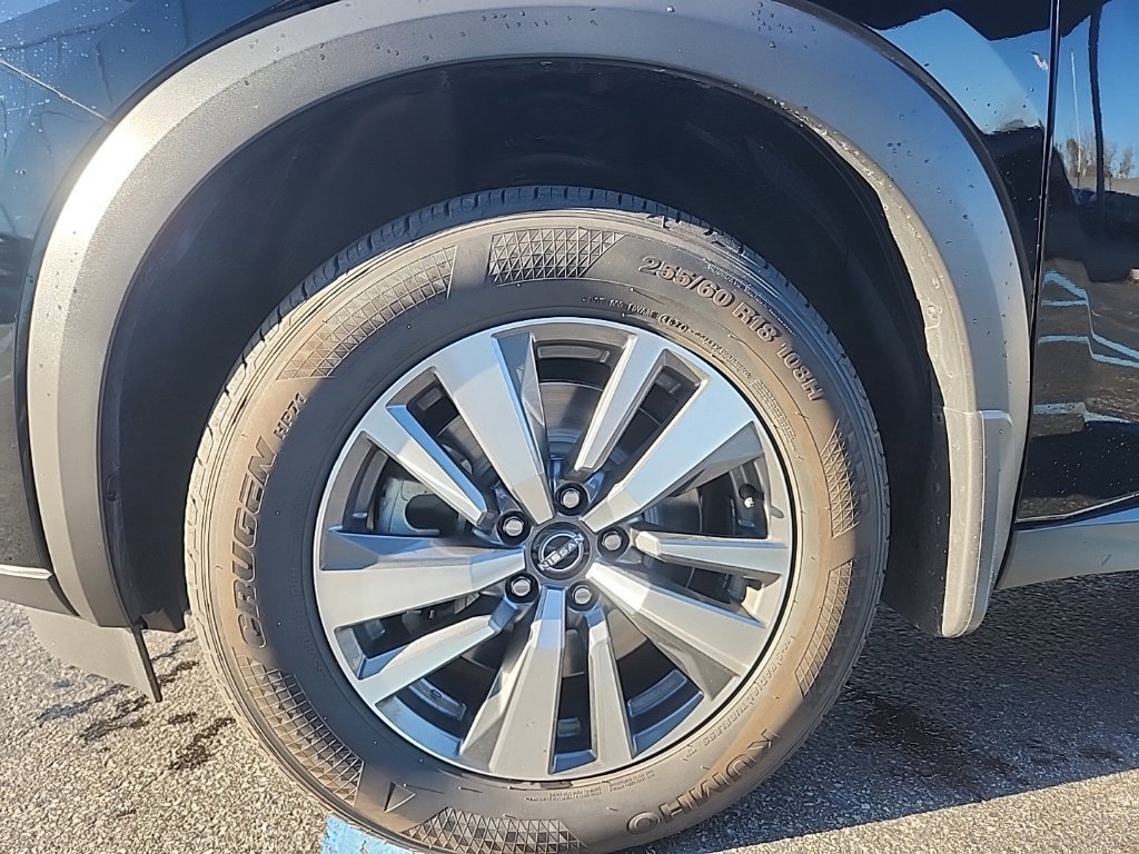 Used 2025 Nissan Pathfinder SL AWD/4WD image 10
