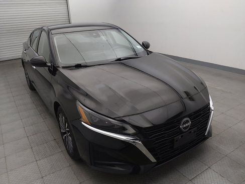 Used 2023 Nissan Altima 2.5 SV FWD image 14