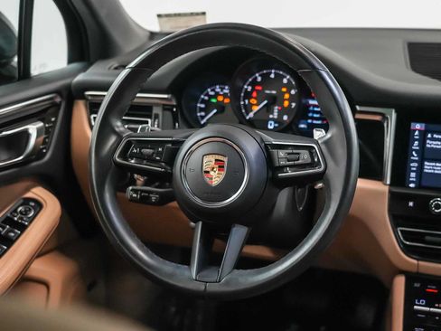 Certified 2023 Porsche Macan AWD/4WD image 14