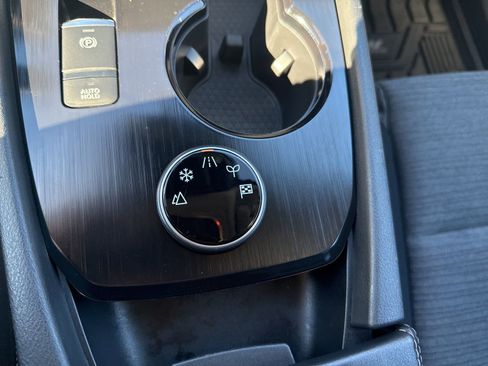 Used 2021 Nissan Rogue SV image 23