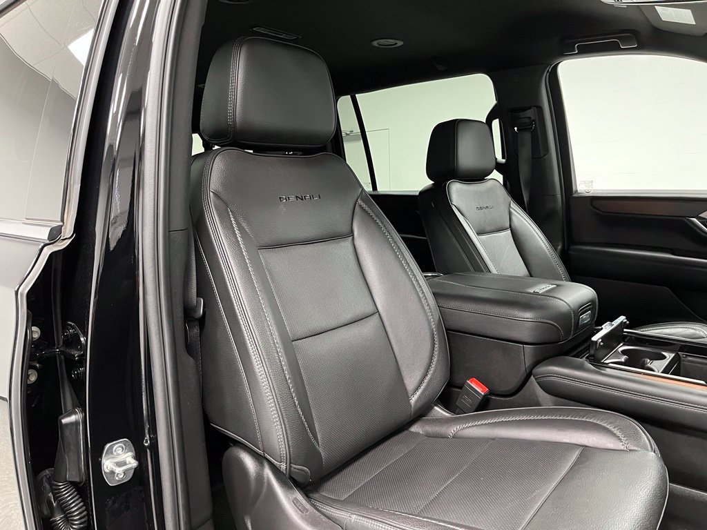 Used 2025 GMC Yukon XL Denali AWD/4WD image 56