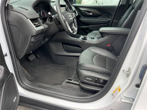Certified 2023 GMC Terrain SLT w/ Infotainment Package II image 9