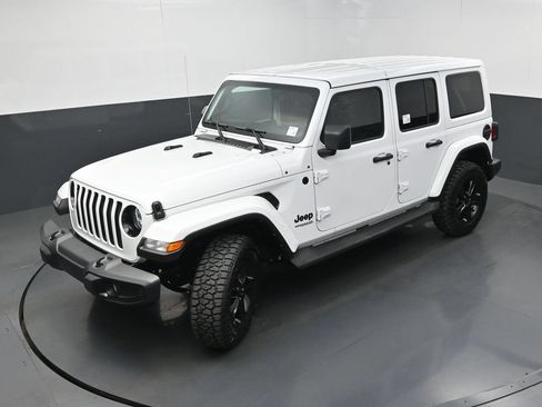 Used 2022 Jeep Wrangler Unlimited Sahara AWD/4WD image 34