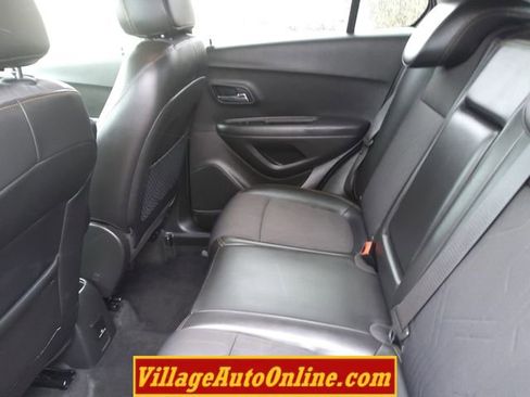 Used 2017 Chevrolet Trax LT w/ LT Convenience Package image 22