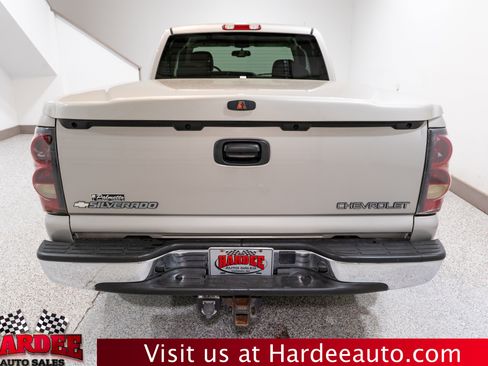 Used 2004 Chevrolet Silverado 1500 w/ Light Duty Power Package image 4