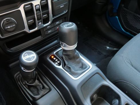 Used 2020 Jeep Wrangler Unlimited Sport AWD/4WD image 23