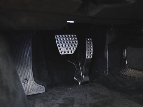 Used 2021 Ferrari SF90 Stradale image 24