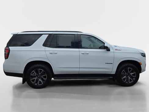 Used 2022 Chevrolet Tahoe Z71 w/ Luxury Package AWD/4WD image 6