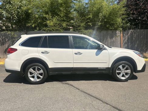 Used 2014 Subaru Outback 2.5i Limited AWD/4WD image 4