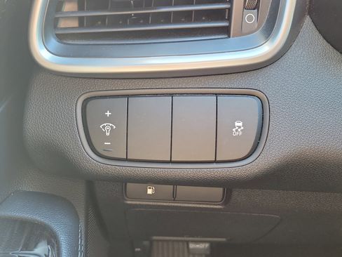 Used 2020 Kia Sorento AWD V6 image 24