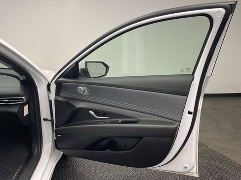 Used 2024 Hyundai Elantra Limited FWD image 23
